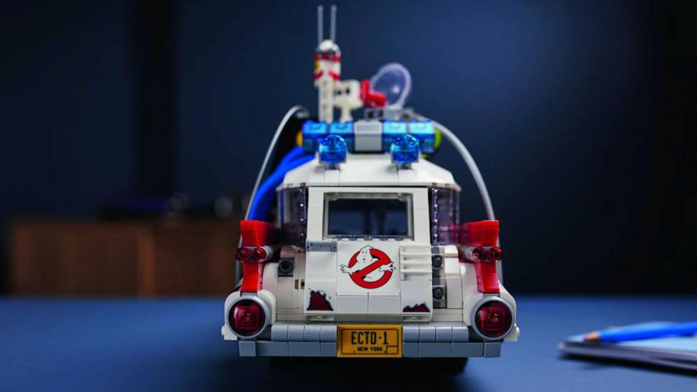Το αυτοκίνητο των Ghostbusters σε 2.352 κομμάτια